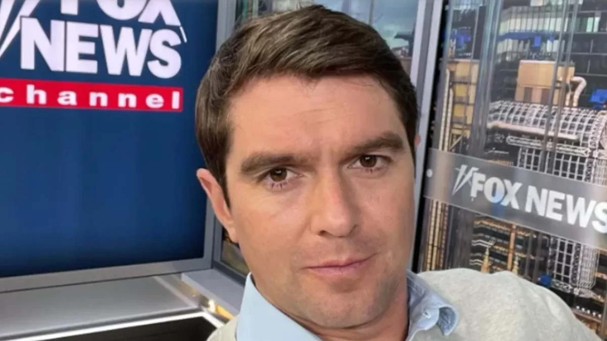 O jornalista britânico Benjamin Hall, correspondente da Fox News na Ucrânia, que foi atingido em um ataque nos arredores de Kiev, que matou dois jornalistas da Fox, falou pela primeira vez dos seus ferimentos após o acontecido durante a cobertura da invasão do país do leste europeu pela Rússia.