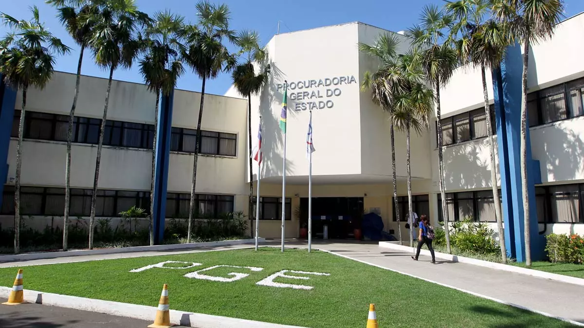 (PGE) elaborou uma cartilha com com as condutas vedadas aos agentes públicos durante o período eleitoral. A Cartilha Eleitoral 2022,