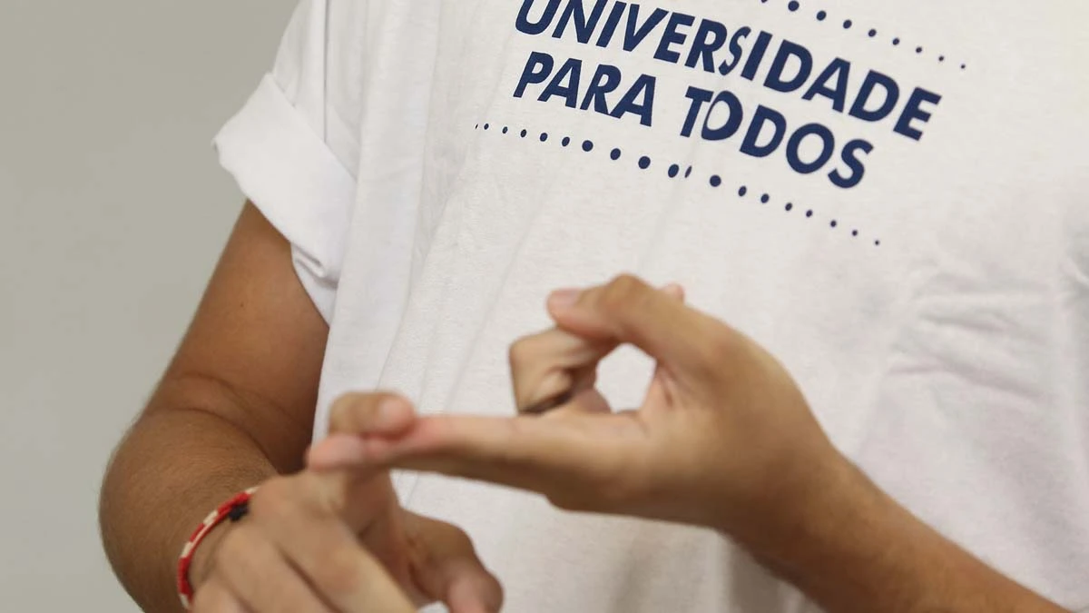do Ensino Médio do Colégio Estadual Góes Calmon, aproveitou o primeiro dia de inscrição no Programa Universidade Para Todos (UPT), que