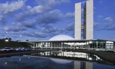 prazo para que o governo envie ao Congresso Nacional a proposta da Lei de Diretrizes Orçamentárias (LDO) para 2023. O prazo é