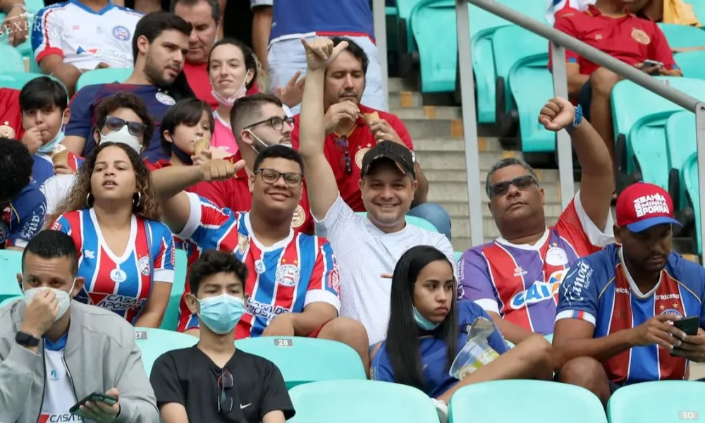 O governador da Bahia Rui Costa anunciou neste sábado (2), a dispensa da obrigatoriedade do uso de máscaras em ambientes