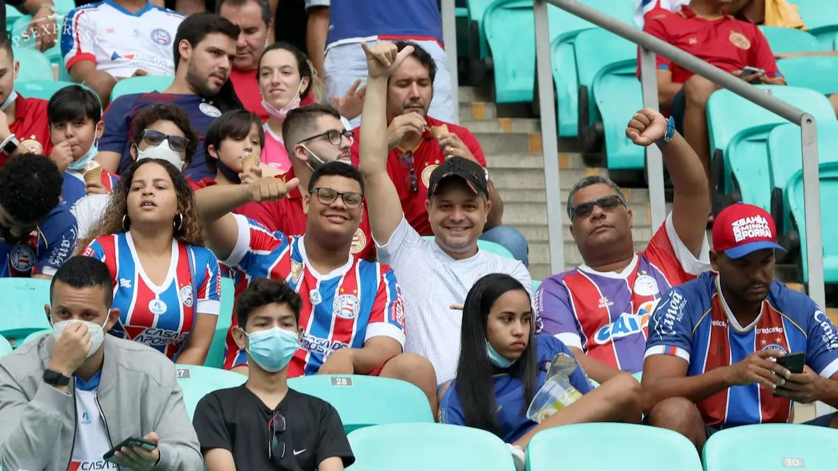 O governador da Bahia Rui Costa anunciou neste sábado (2), a dispensa da obrigatoriedade do uso de máscaras em ambientes