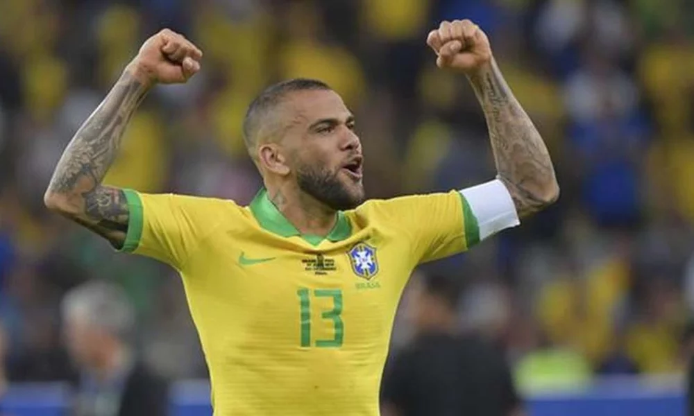 Cerca de R$ 6,2 milhões foram repassados pelo governo Jair Bolsonaro (PL), ao ex-jogador Emerson Sheik e também a Daniel Alves, atualmente jogador do Barcelona e que defende a Seleção Brasileira.