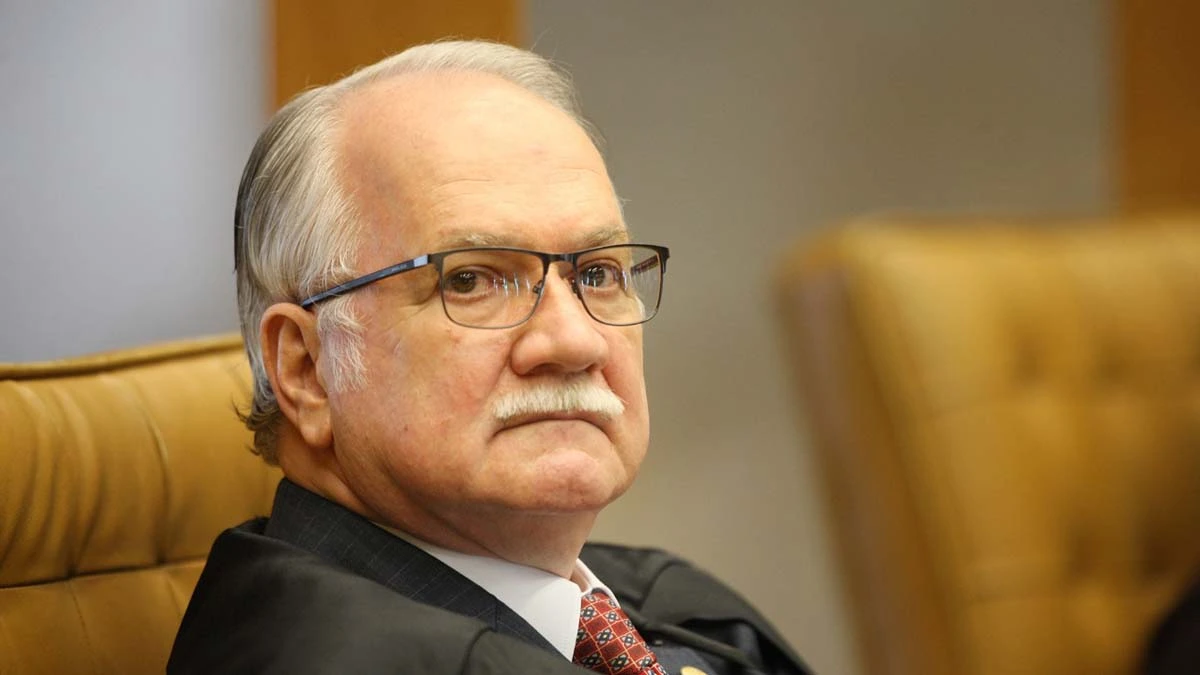 O presidente do Tribunal Superior Eleitoral (TSE), o ministro Edson Fachin, afirmou nesta terça-feira (17), que a Corte prevê convidar mais de cem observadores internacionais para acompanhar as eleições de 2022.