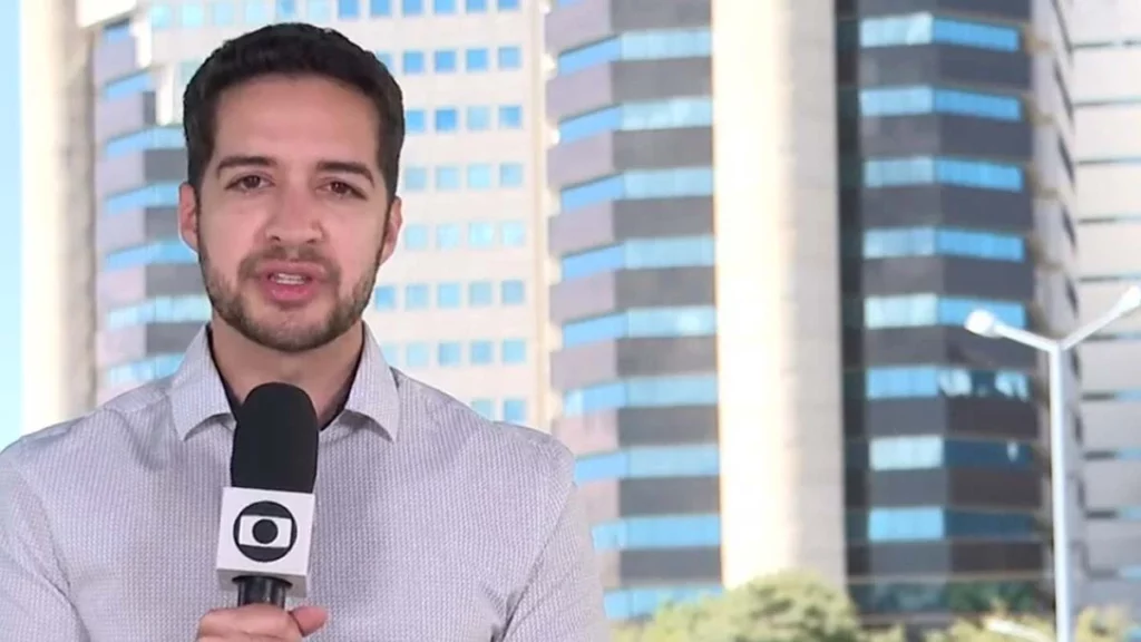 Após ser esfaqueado por dois jovens na noite da última quinta-feira (14), o jornalista Gabriel Luiz vai receber alta da Unidade de Terapia Intensiva (UTI) do Hospital Brasília, no Lago Sul, na tarde desta terça-feira (19). A informação foi confirmada pelo pai do editor do DF1, o servidor público aposentado Wilton Luiz, 56 anos.