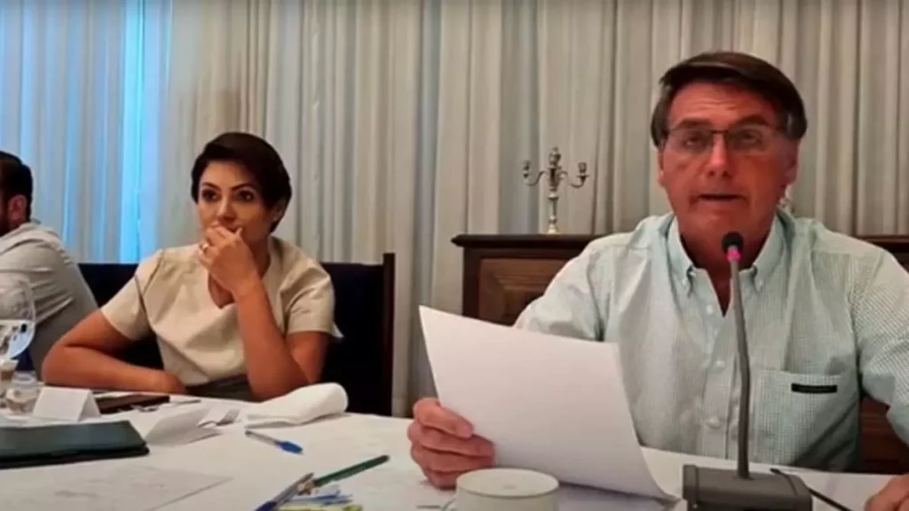 O presidente Jair Bolsonaro editou nesta quinta-feira (21) um decreto que concede o instituto da graça ao deputado federal Daniel Silveira