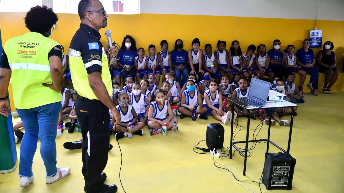 A Superintendência de Trânsito de Salvador (Transalvador) realizou, na tarde desta terça-feira (3), uma palestra sobre segurança no trânsito