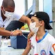 A vacinação contra a Covid-19 será retomada nesta segunda-feira (2) em Salvador, com aplicação da 1ª dose em pessoas com 12 anos ou