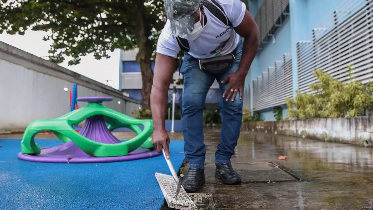 e controlar a disseminação do Aedes aegypti, a Secretaria Municipal da Saúde (SMS), por meio do Centro de Controle de Zoonoses (CCZ),