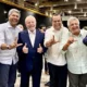 O lançamento da pré-candidatura do ex-presidente Luiz Inácio Lula da Silva (PT) ao Planalto ocorreu em clima de festa, na manhã deste sábado (7).