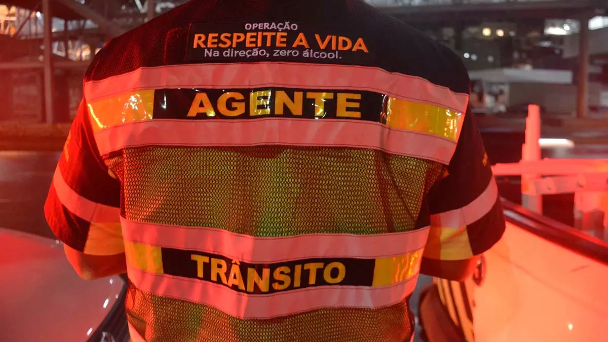 por meio da Superintendência de Trânsito de Salvador (Transalvador), desenvolveu uma nova marca e renomeou a blitz que combate