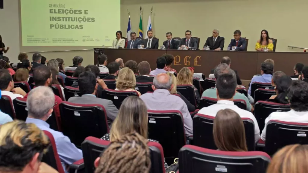 A atuação das instituições no combate à desinformação, durante os períodos pré e eleitoral, foi reforçada com o seminário ‘Eleições e