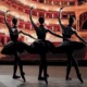 O Teatro Bolshoi da Rússia está cancelando as apresentações dirigidas por dois diretores que se manifestaram contra a invasão