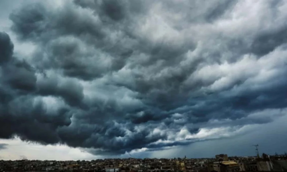 O Instituto Nacional de Meteorologia (Inmet) alerta que a onda de frio deve permanecer até quinta-feira (19) no Sul e centro-sul do país, provocando quedas de temperatura superiores a 5°graus Celsius (C) em média também nas Regiões Sudeste e Centro-Oeste.