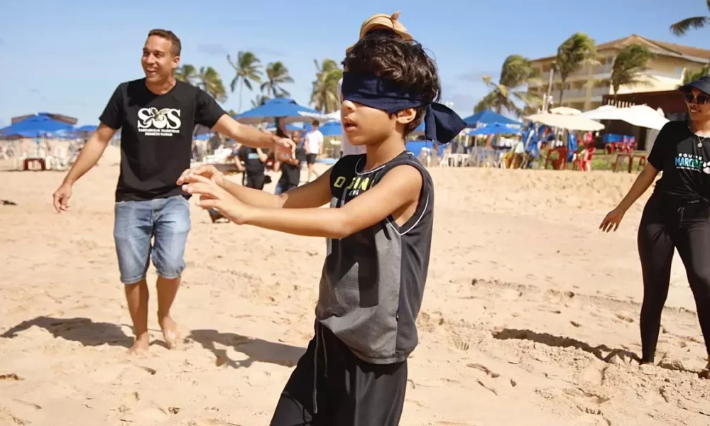 na manhã deste sábado (4), em Stella Maris, uma ação de sensibilização e conscientização para preservação das tartarugas marinhas