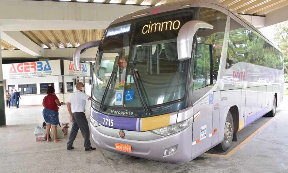 Depois de dois anos sem grandes comemorações durante os festejos juninos, devido à pandemia pelo Covid-19 que suspendeu festas populares em 2020 e 2021, o soteropolitano inicia a compra de passagens com destino ao interior do estado para curtir o São João. Para atender à crescente demanda, a Agerba montou uma operação especial para o Ferry-Boat e Rodoviária. Os dois sistemas intermunicipais de transportes terão horários extras.