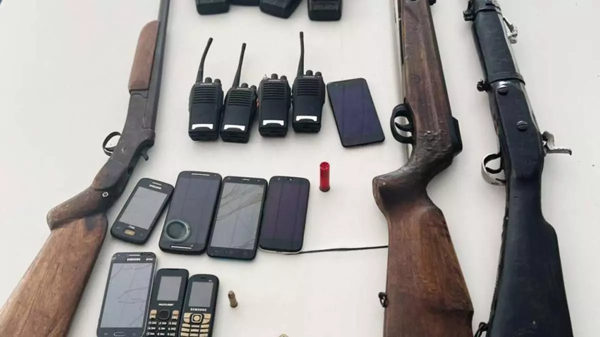 Policiais da 10ª Companhia Independente da Polícia Militar cumpriram um mandado de prisão contra um procurado por homicídio, na manhã desta
