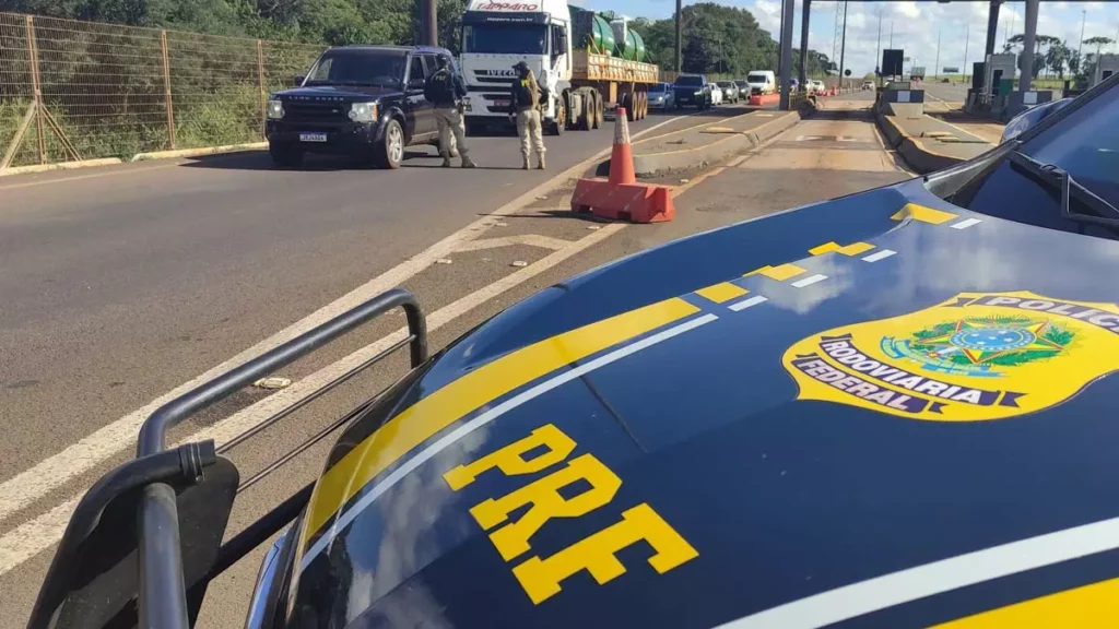 A Justiça Federal decidiu impedir a atuação da Polícia Rodoviária Federal (PRF) em operações fora de rodovias federais. A 26ª Vara Federal