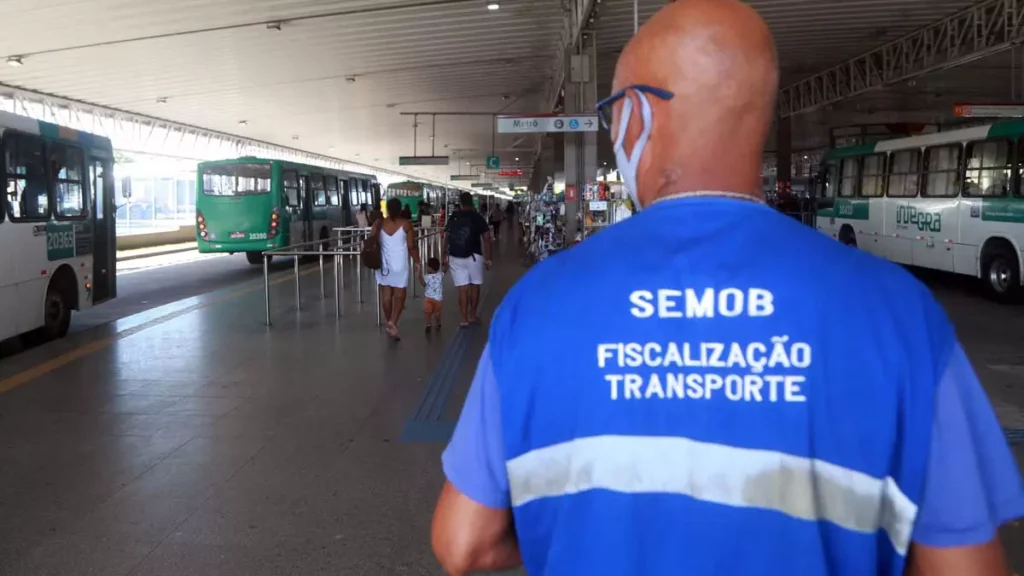 operarão especial para o transporte público coletivo. Ônibus, taxis, mototaxis, veículos por aplicativo e os ascensores contarão com