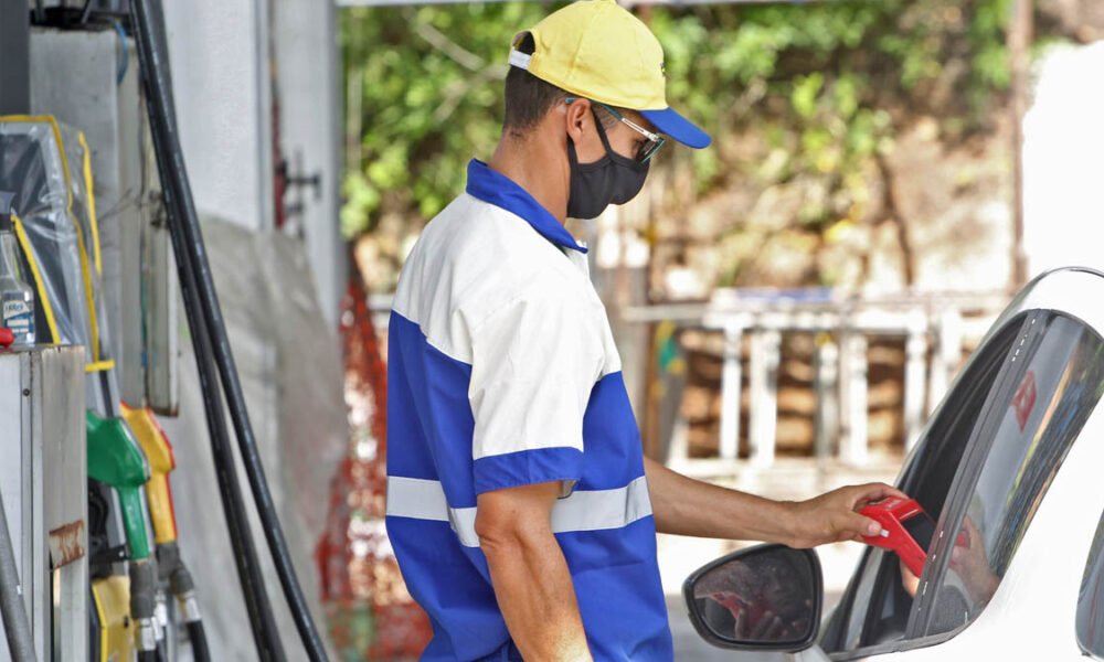 do ICMS e sobre prestações de serviços de transporte interestadual, intermunicipal e de comunicação) sobre combustíveis na Bahia,