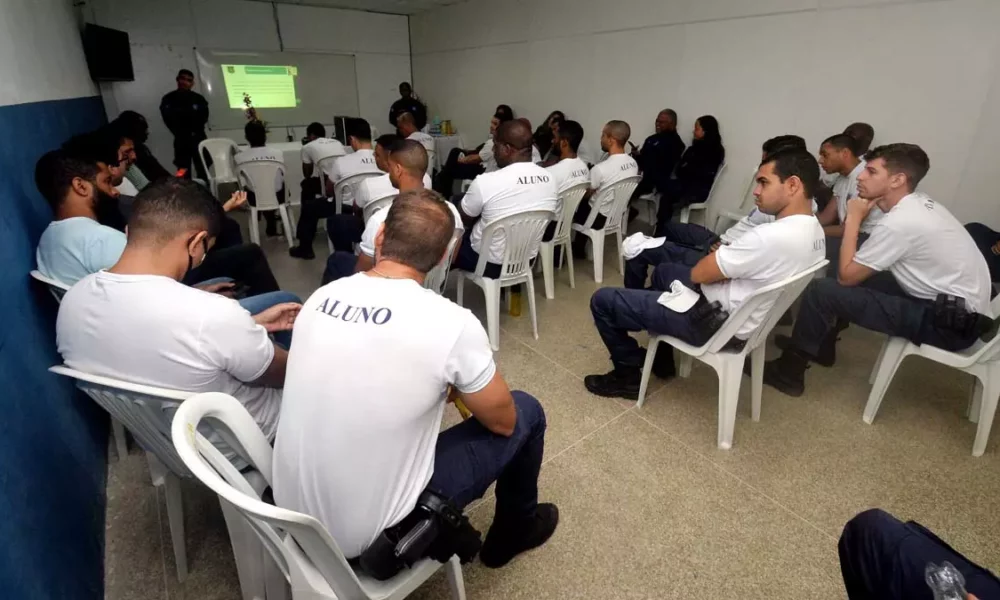 A Guarda Civil Municipal (GCM) promoveu, na manhã desta quinta-feira (28), uma palestra em homenagem ao Julho das Pretas.