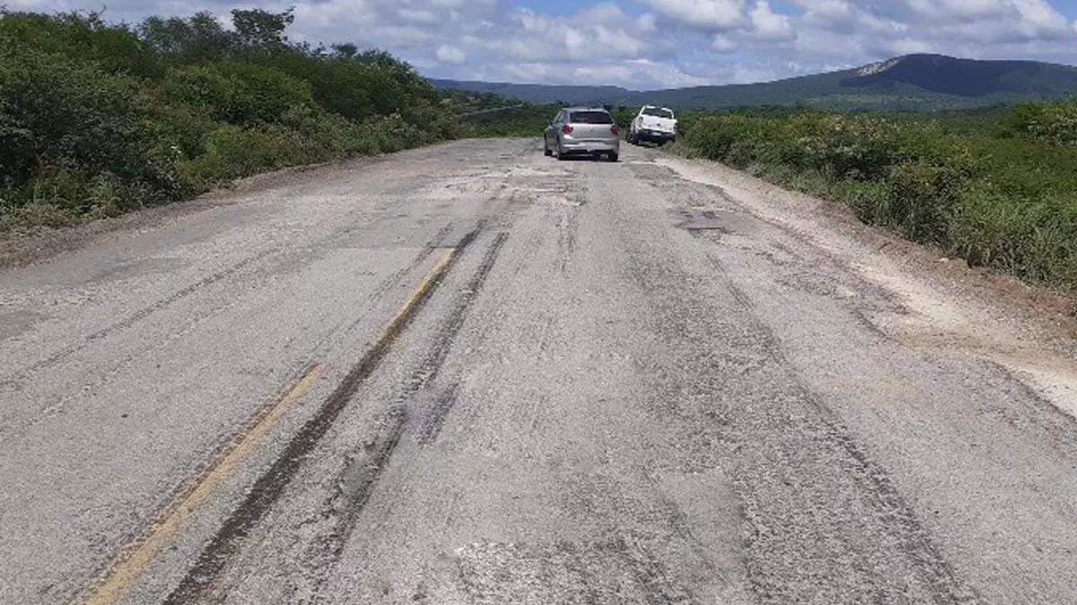 A Secretaria de Infraestrutura da Bahia (Seinfra) informa que o processo licitatório para a recuperação ou pavimentação de rodovia estadual,