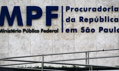 O procurador da República de São Paulo Anderson Vagner Gois dos Santos é alvo de duas representações na Corregedoria do Ministério Público Federal (MPF) após dizer que mulheres têm "obrigação sexual" e "débitos" com os cônjuges. A fala do procurador pode ser usada para respaldar o estupro marital, ou seja, a prática do ato sexual, seja do marido ou companheiro, de maneira forçada. As informações são da GloboNews e da colunista Malu Gaspar, do jornal O Globo.