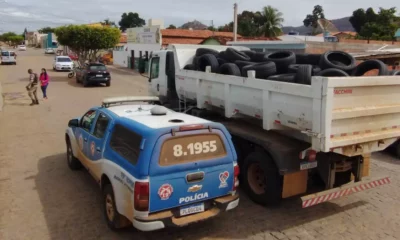 Na madrugada desta terça-feira (26), uma carga de 146 pneus foi apreendida por policiais militares do 19º BPM em Manoel Vitorino.