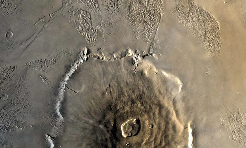 Marte foi todo registrado em imagem pela sonda chinesa Tianwen-1. Depois de um ano na superfície do planeta, a Agência Espacial Chinesa (CNSA) anunciou que a sonda tinha completado todas as tarefas, incluindo a captura de imagens de média resolução de todo o planeta.