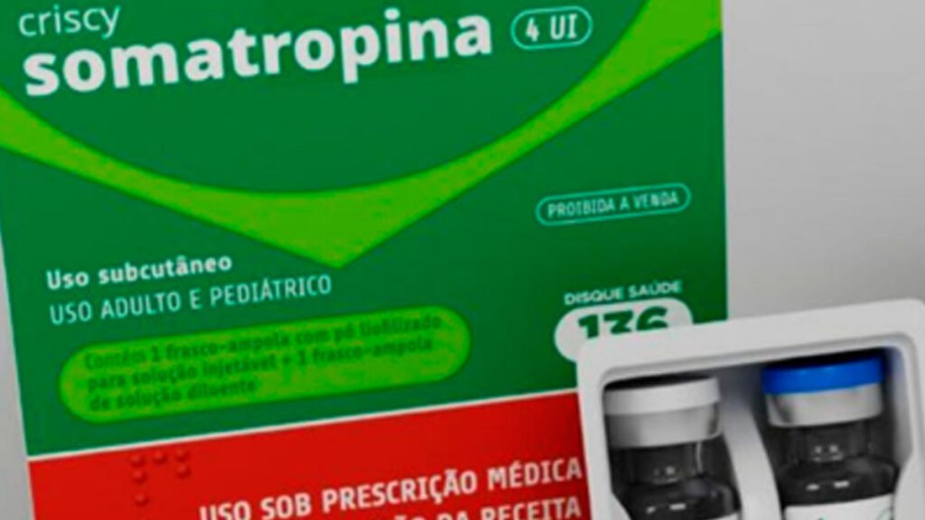 A Agência Brasileira de Vigilência Sanitária (Anvisa) tem recebido denúncias de falsificação do produto biológico Somatropina 20 mg, solução injetável. Segundo o órgão, foram identificados no mercado brasileiro produtos com rótulos não originais ou com a impressão de lotes não reconhecidos pelos fabricantes.