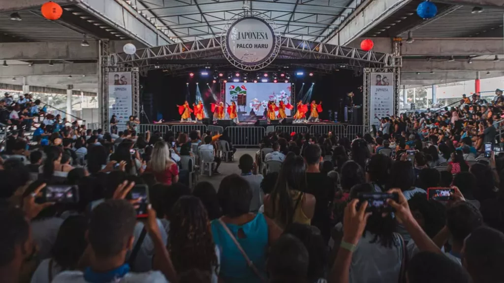 A XIV edição do Festival da Cultura Japonesa de Salvador segue encantando o público de Salvador e entra no seu terceiro