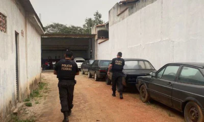 Policiais federais deflagraram nesta quinta-feira (11) a quarta fase da Operação Kryptos, que investiga fraudes bilionárias envolvendo criptomoedas. Estão sendo cumpridos cinco mandados de prisão preventiva e quatro de busca e apreensão nas cidades do Rio de Janeiro e de Cabo Frio (RJ).