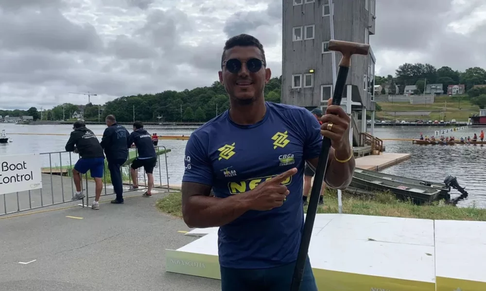 Isaquias Queiroz conquistou nesta quinta-feira (11) a medalha de ouro no Campeonato Pan-Americano de canoagem, em Halifax, Canadá, no mesmo local em que, no último fim de semana, o baiano levou duas medalhas, um ouro e uma prata no Campeonato Mundial.