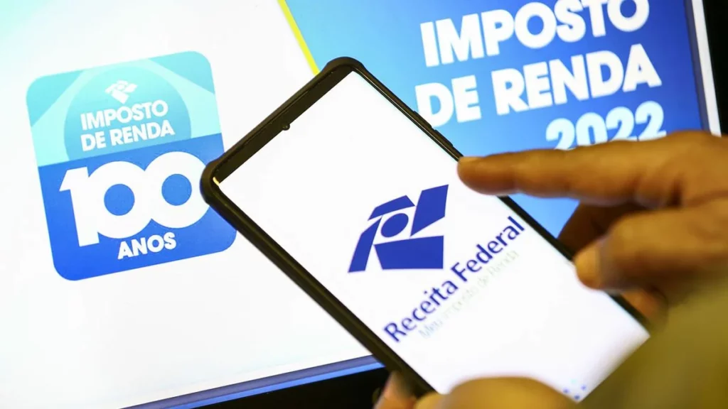 A partir das 10h desta quarta-feira (24), o contribuinte que entregou a Declaração do Imposto de Renda Pessoa Física até o fim de maio poderá consultar o quarto dos cinco lotes de restituição de 2022. O lote também contempla restituições residuais de anos anteriores.