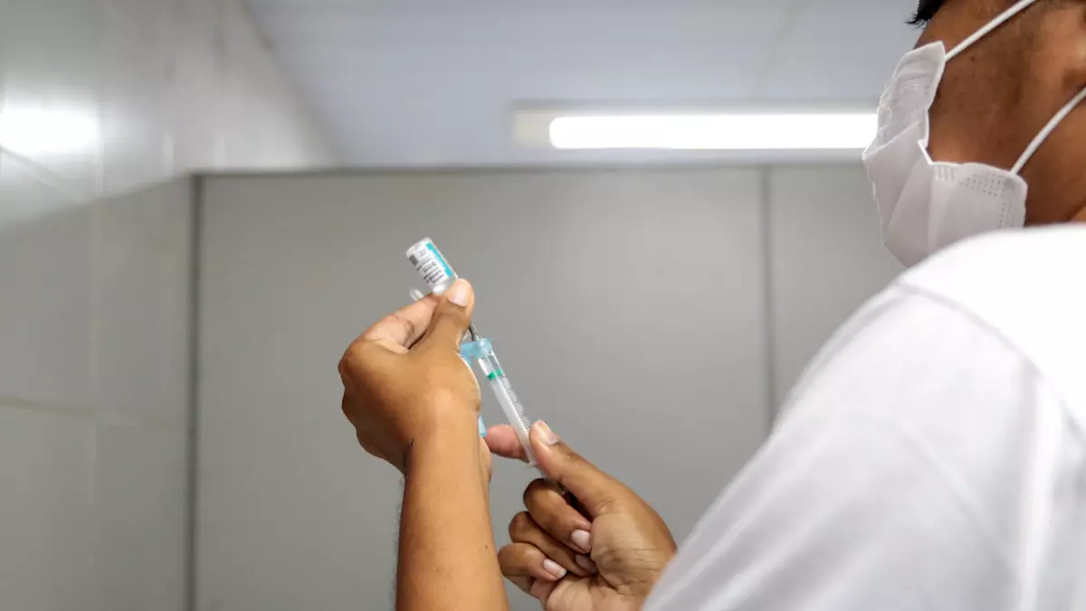 Começará a partir do dia 27 de fevereiro, a vacinação contra Covid-19 com a dose bivalente da Pfizer em grupos prioritários. O imunizante o