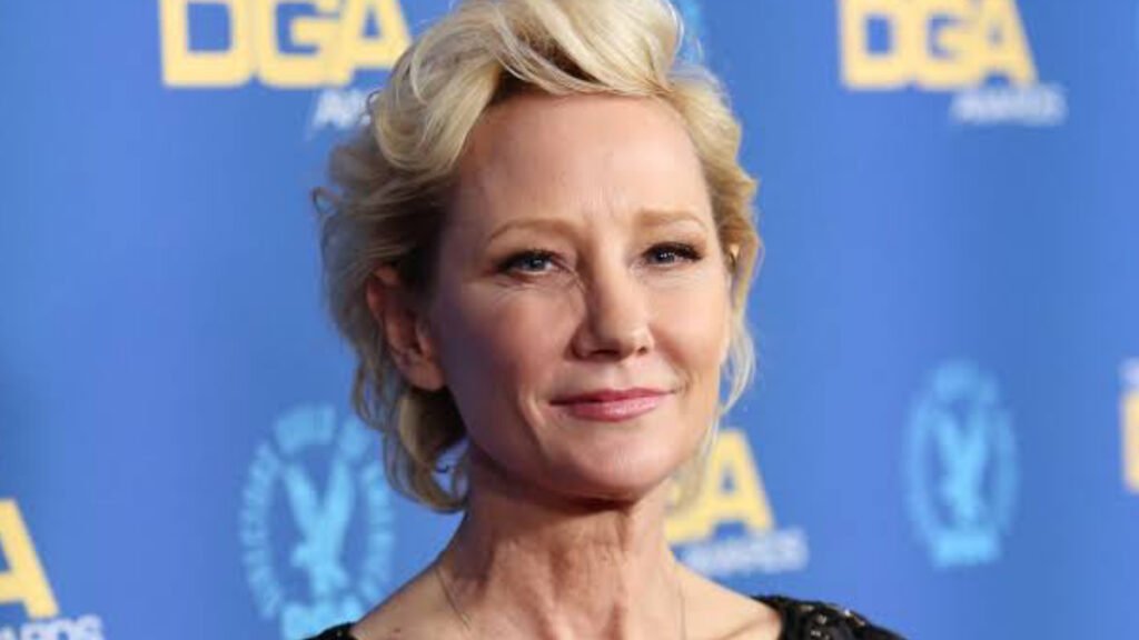 A família de Anne Heche disse que “não se espera que a atriz norte-americana sobreviva” a uma grave colisão que deixou