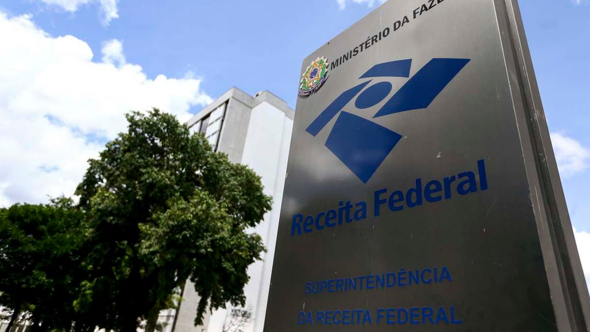 A Receita Federal libera a partir das 10h desta sexta-feira (23), consulta ao quinto e último lote de restituição deste ano. O lote também contempla restituições residuais de anos anteriores.