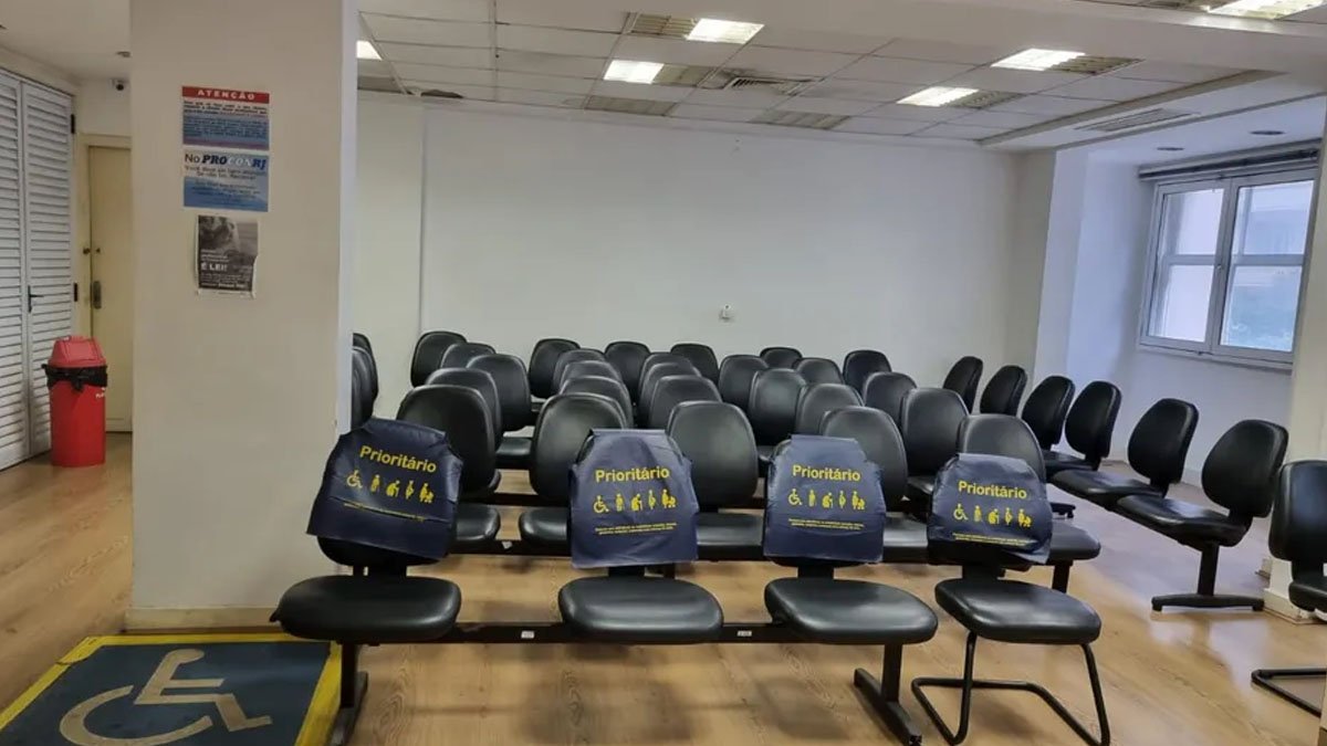 A Fundação Ceperj fez cerca de 43% de todos os seus pagamentos em 2022 com dinheiro obtido pelo governo com o leilão da Cedae. Segundo dados da Transparência estadual, em consulta realizada na terça-feira (9), dos R$ 449 milhões desembolsados pelo órgão este ano, R$ 192,8 milhões jorraram da fonte de recursos 145, relativa à concessão dos serviços de saneamento.