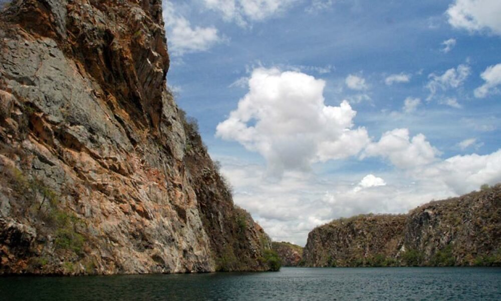 Bahia para as operações da empresa.  As novas opções chegam para fortalecer o turismo, mostrando as belezas naturais da Bahia para o