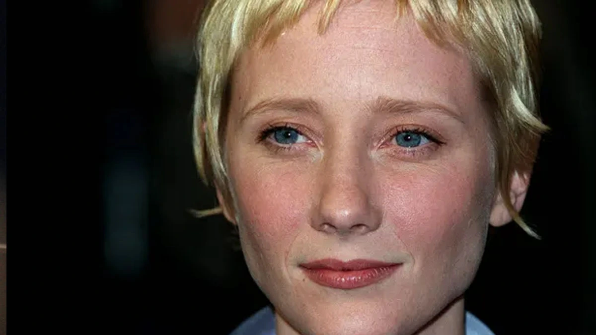 A atriz norte-americana Anne Heche morreu, aos 53 anos, uma semana depois de ter sido gravemente ferida em um acidente de carro, disse um amigo em um post no Instagram. Heche deixa dois filhos.