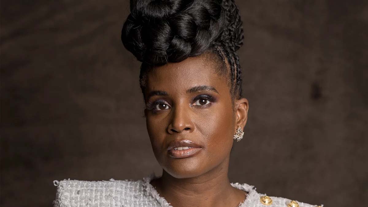 A filósofa e escritora Djamila Ribeiro acaba de ser confirmada como uma das atrações da Bienal do Livro Bahia, que acontece de