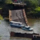 O desabamento de uma ponte sobre o Rio Curuçá, no Km 25 da BR-319, em Careiro, no estado do Amazonas, provocou a morte de três pessoas e feri