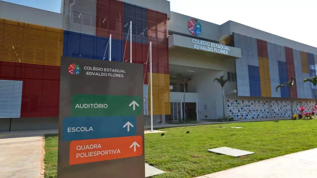 O município de Santana, na região oeste da Bahia, passou a contar, nesta segunda-feira (12), com um novo complexo esportivo educacional,