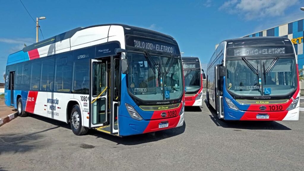Vinte ônibus elétricos começam a ser testados de forma gradual, a partir desta segunda-feira (5), na Região Metropolitana de Salvador (RMS),