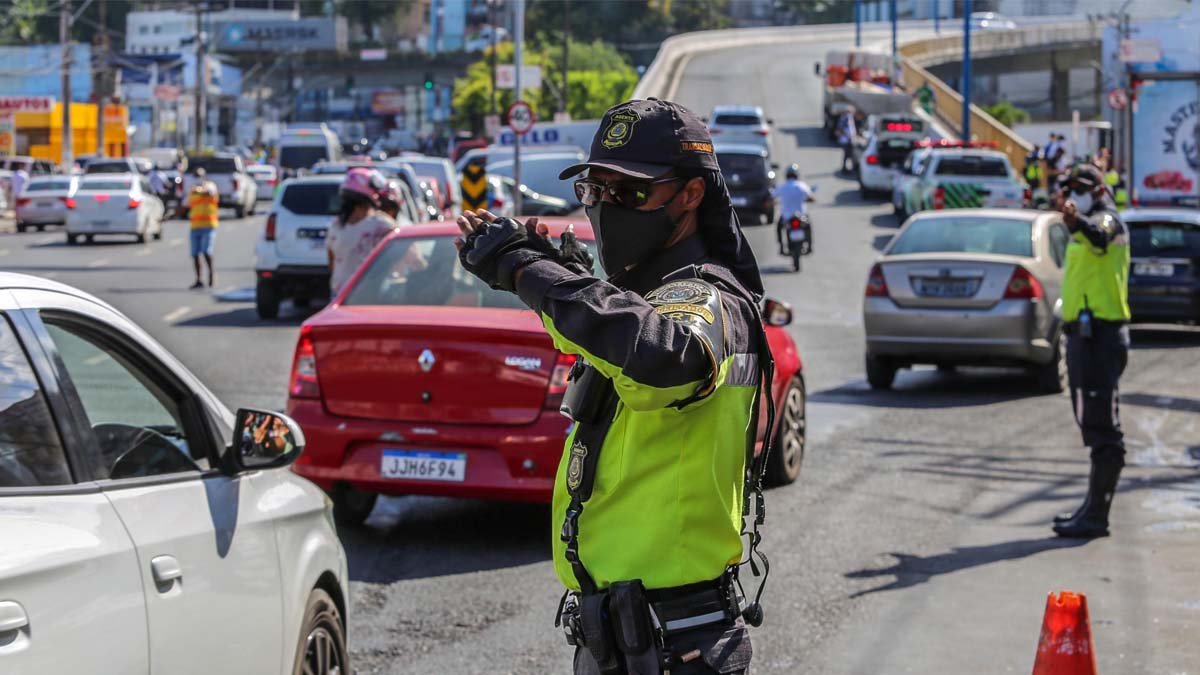 A Superintendência de Trânsito de Salvador (Transalvador) vai mobilizar cerca de 110 agentes em 60 viaturas e motos,