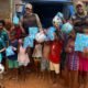 a distribuição de peças de roupa e brinquedos arrecadados durante a campanha “Força Solidária - Dia das Crianças” no município de Jequié.