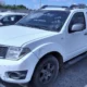 Uma Nissan Frontier, veículo que passa dos R$240 mil quando novo, pode ser adquirida com lance mínimo de R$10 mil no leilão promovido pela Superintendência de Trânsito de Salvador (Transalvador). Este é apenas um dos 130 veículos usados, motocicletas e sucatas aproveitáveis que estarão disponíveis no pregão, que será realizado virtualmente pelo site pelo site hastaleiloes. com. br, na próxima segunda-feira (10), às 10h. Os valores dos lances iniciais variam de R$100 a R$10 mil. 