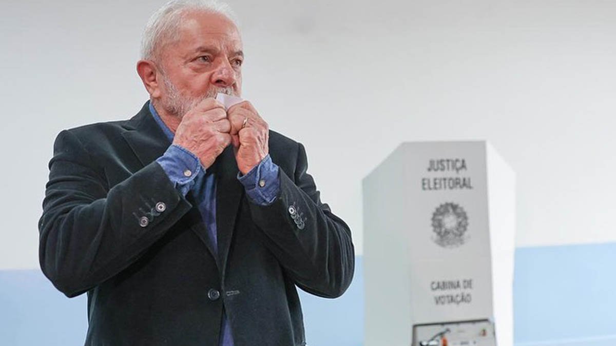 A eleição presidencial será decidida em um segundo turno entre o ex-presidente Luiz Inácio Lula da Silva (PT) e o presidente Jair Bolsonaro (PL),