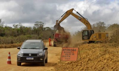 Em Ribeirão do Largo, no sudoeste baiano, o Estado da Bahia emitiu ordem de serviço para início da pavimentação da BA-130, no