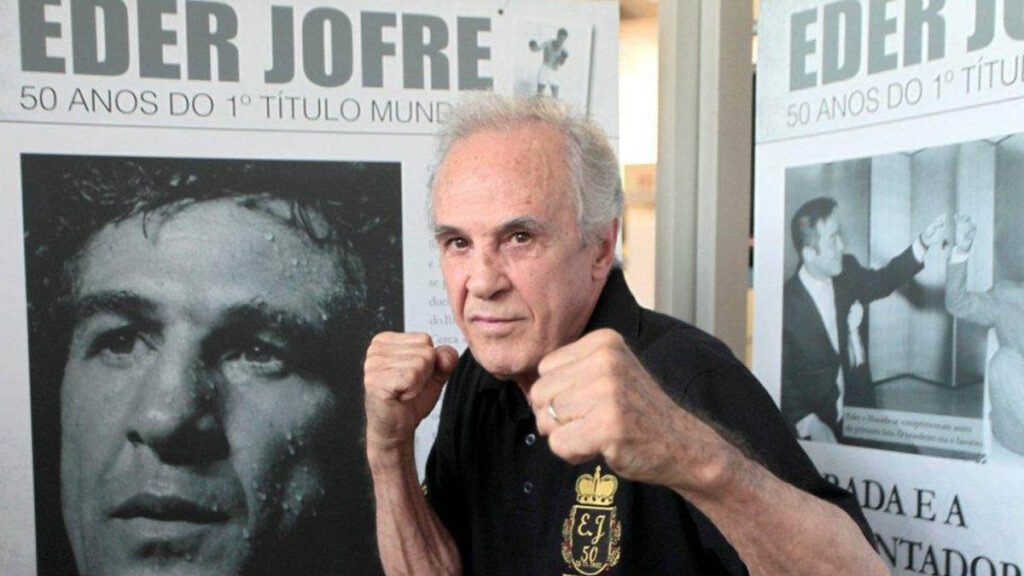 O ex-pugilista brasileiro Éder Jofre morreu hoje, aos 86 anos. A informação foi compartilhada por Andrea Jofre, filha do ex-atleta, no